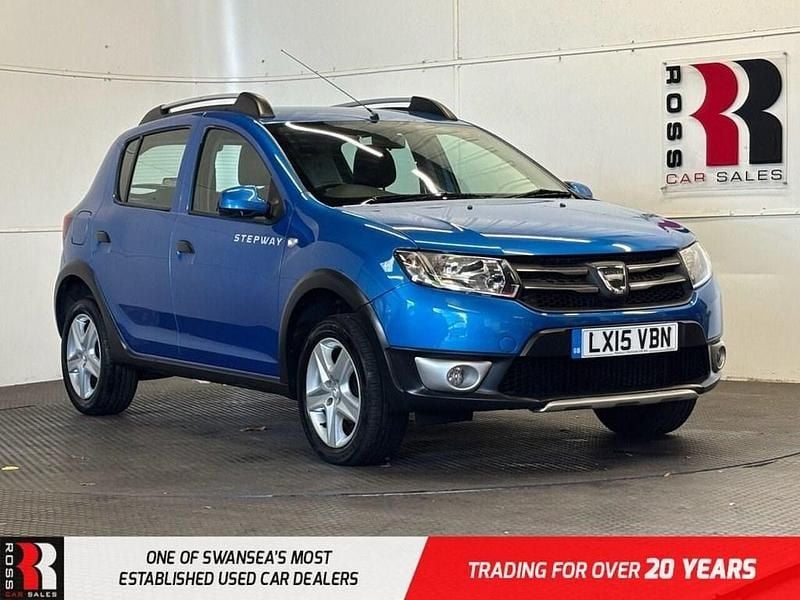 Blue Used 2015 Dacia Sandero Lauréate Hatchback | £4,295 (Fair price) - Image 1/4