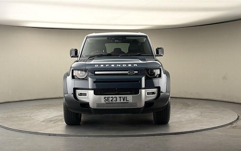 Used Land Rover Defender SE 250 HP (183 kW) 2023 Nebelquell blue SUV