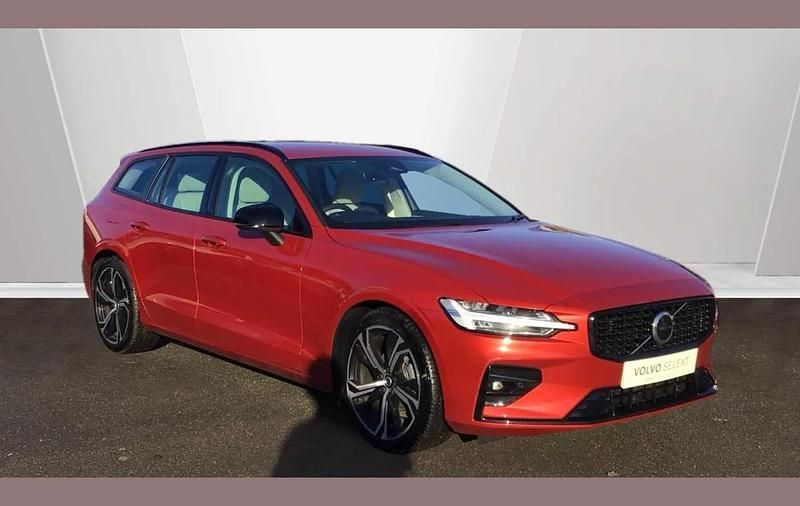 Used Volvo V60 Plus 194 HP (142 kW) 2025 Red Estate
