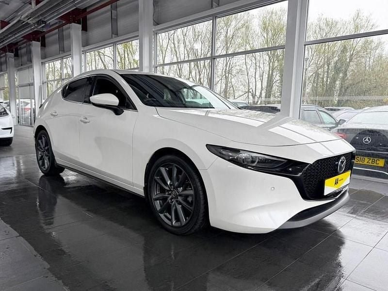 Begagnad Mazda 3 Inclusive 122 HK (89 kW) 2020 Vit Halvkombi
