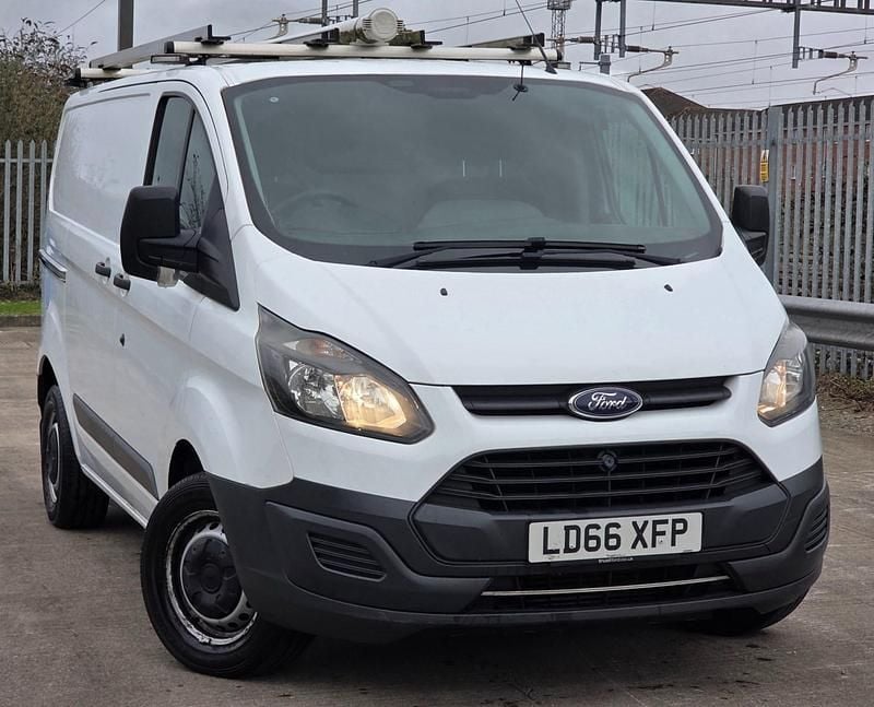 Used Ford Transit Custom 105 HP (77 kW) 2016 White Van