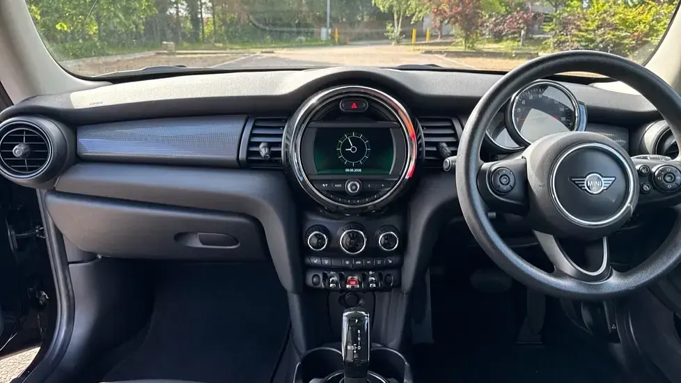 Used Mini Cooper Classic 134 HP (98 kW) 2019 Black Hatchback