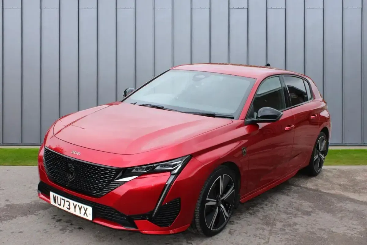 Used Peugeot 308 GT 129 HP (94 kW) 2023 Red Hatchback