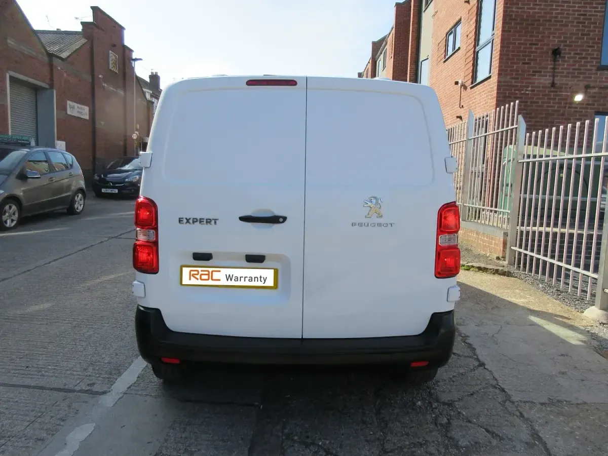 Used Peugeot Expert 120 HP (88 kW) 2020 White Van