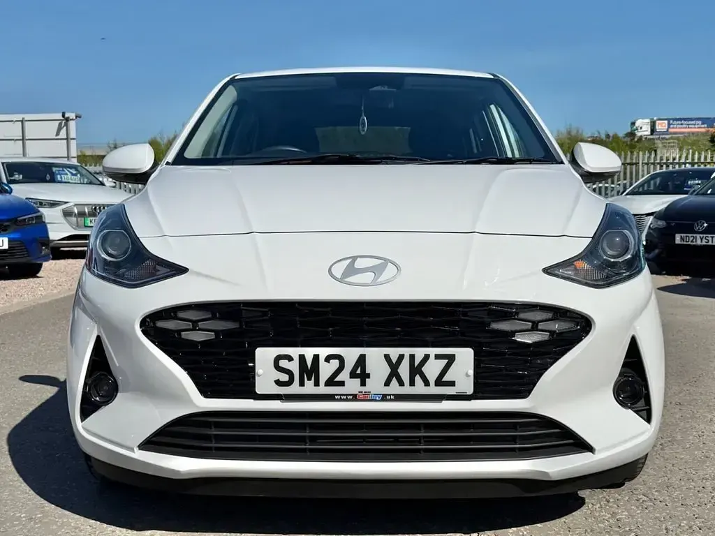 Used Hyundai i10 Premium 2024 White Hatchback