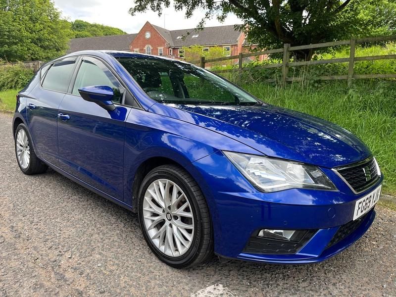 Blue Used 2019 Seat Leon SE Dynamic Hatchback | £7,290 (Fair price) - Image 1/4