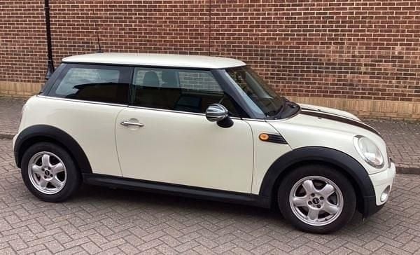 White Used 2007 Mini ONE Hatch Hatchback | £2,500 (Fair price) - Image 1/4