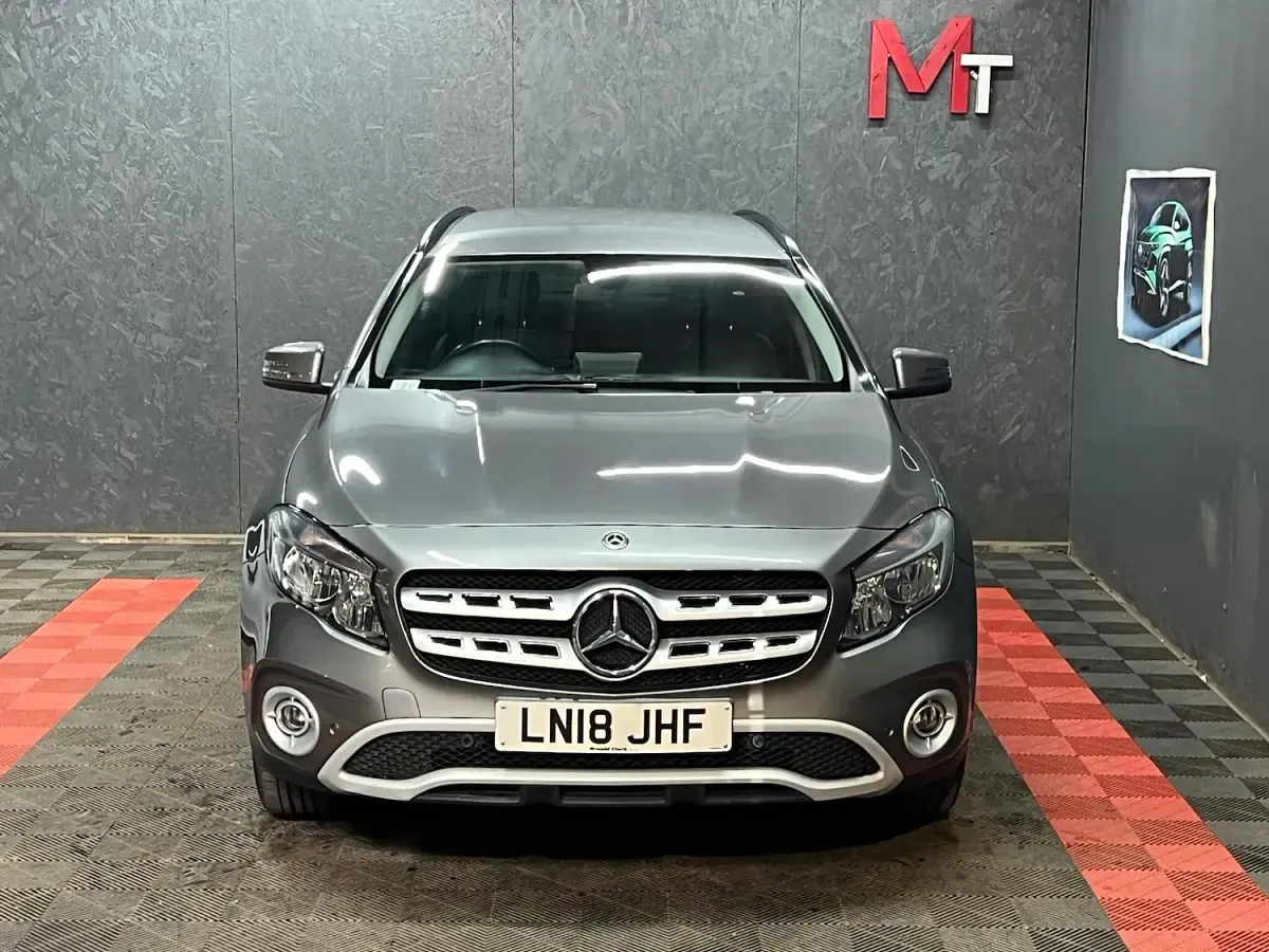 Used Mercedes GLA200 Executive 156 HP (114 kW) 2018 Grey SUV