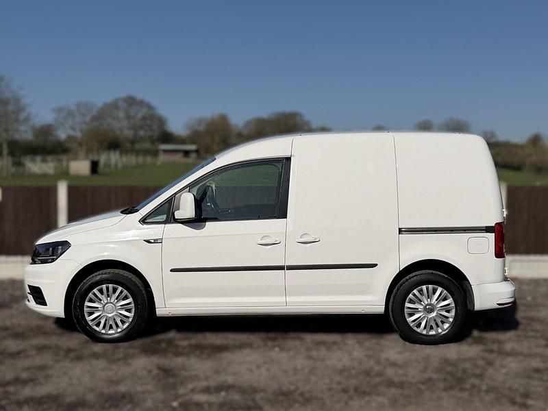 Used VW Caddy Trendline 102 HP (75 kW) 2019 White MPV