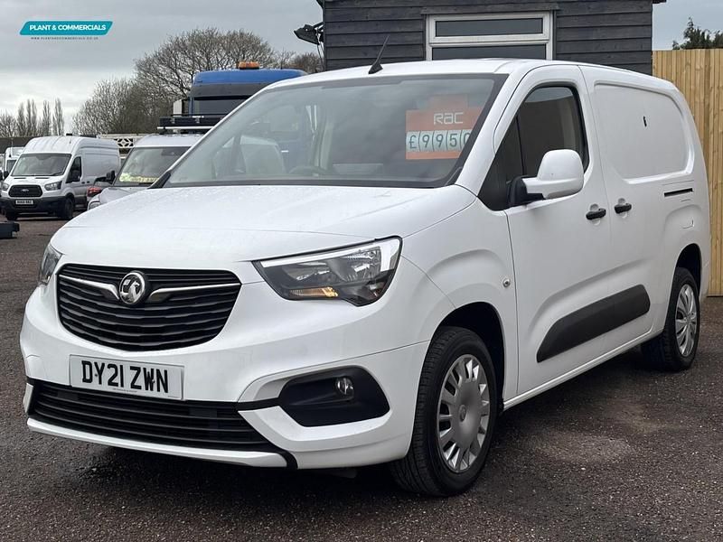 Used Vauxhall Combo Sportive 100 HP (73 kW) 2021 White MPV