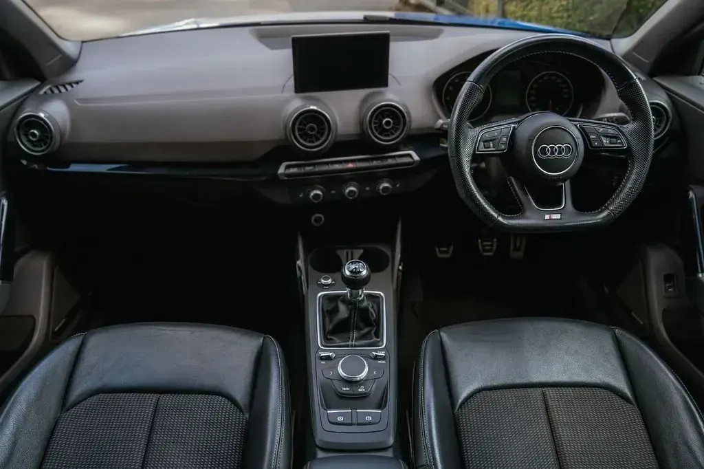 Used Audi Q2 Black Edition 150 HP (110 kW) 2019 Blue SUV