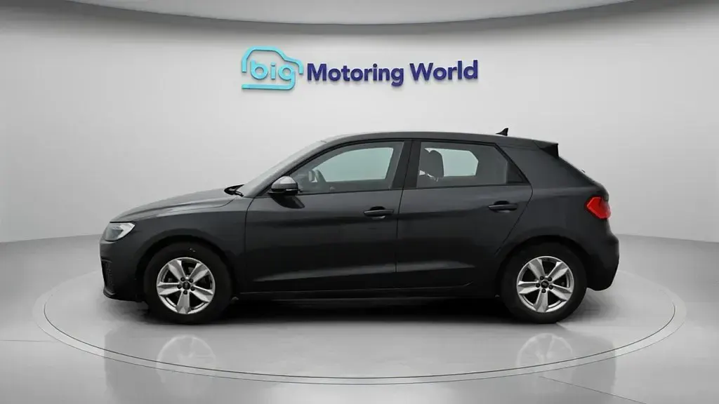 Usado Audi A1 Sportback 95 CV (69 kW) 2022 Gris Utilitario