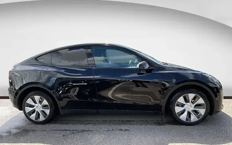 Used Tesla Model Y Long Range AWD 286 kW (389 HP) 2025 SUV