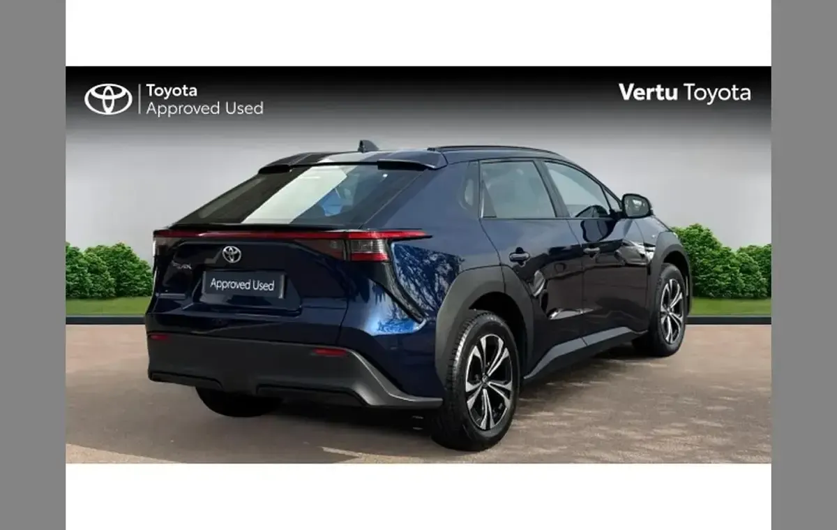 Used Toyota bZ4X PURE 150 kW (204 HP) 2025 Blue SUV