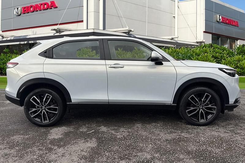 Used Honda HR-V Elegance 2023 White SUV