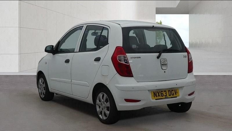 Used Hyundai i10 Classic 2013 White Hatchback