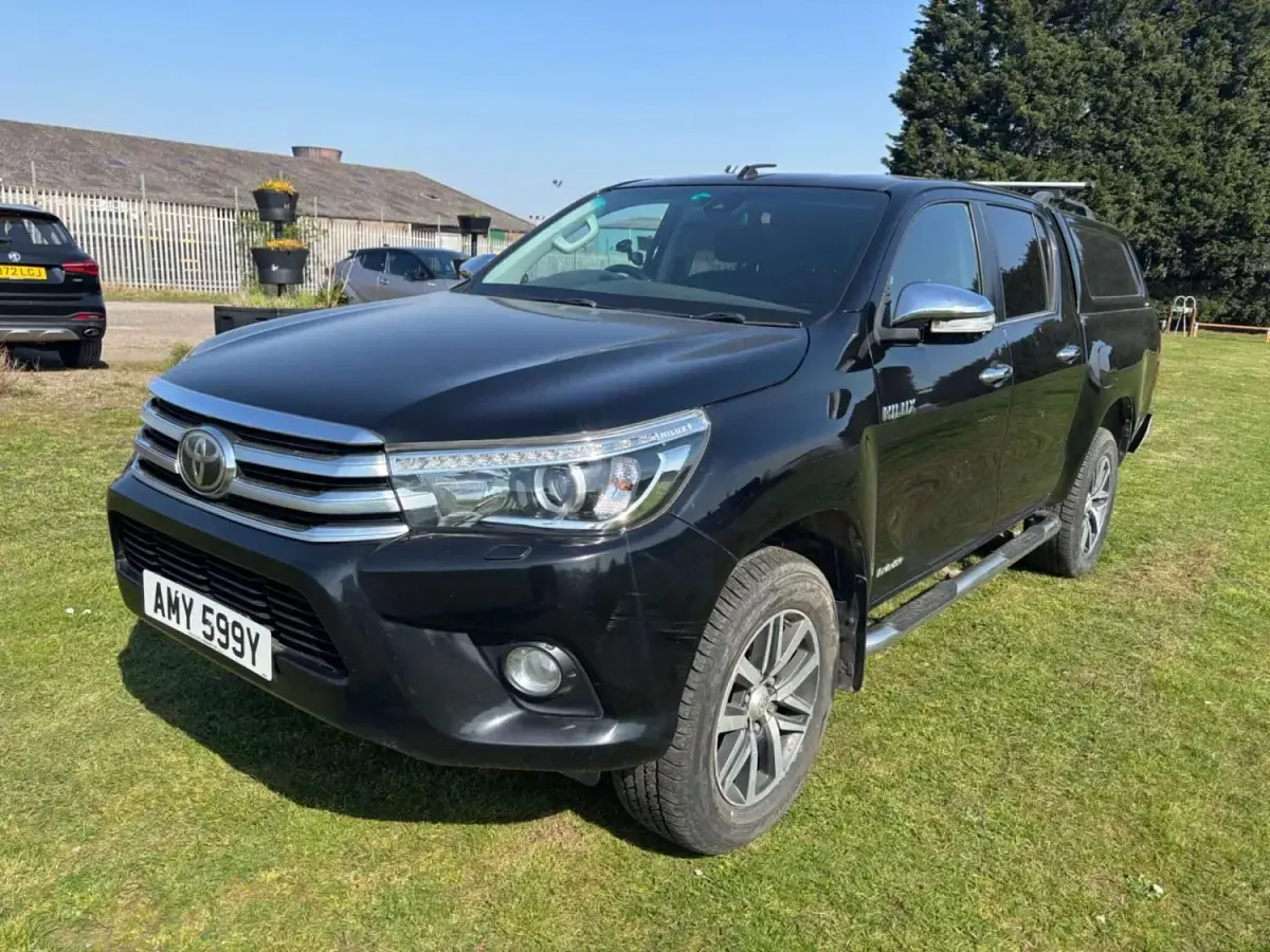 Begagnad Toyota HiLux 150 HK (110 kW) 2017 Svart Pickup