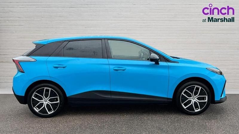 Used MG MG4 EV Trophy 149 kW (203 HP) 2024 Blue Hatchback