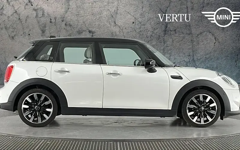 Used Mini Cooper Exclusive 136 HP (100 kW) 2023 White Hatchback