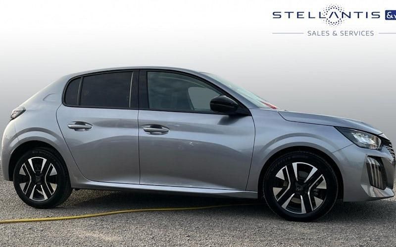 Used Peugeot 208 Allure 101 HP (74 kW) 2025 Hatchback