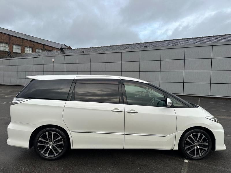 Used Toyota Estima Edition 2015 White MPV