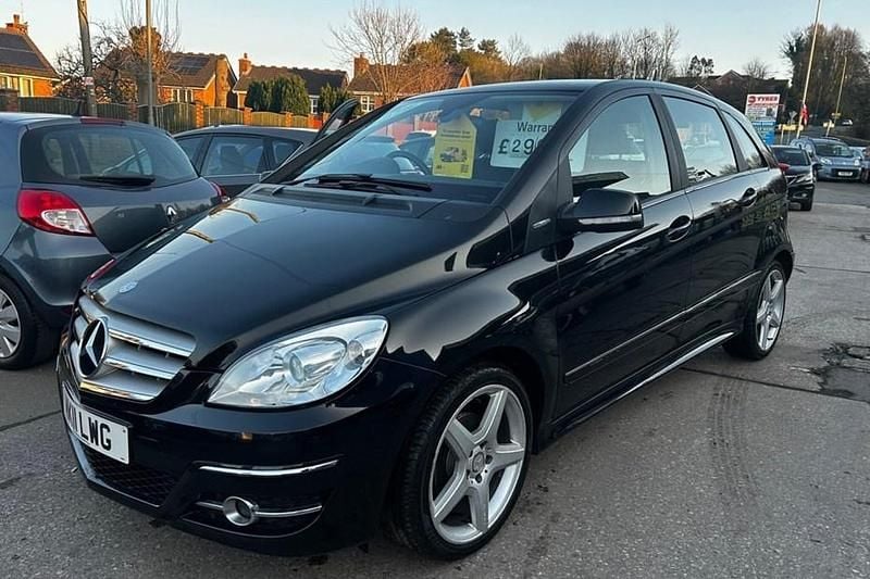 Used Mercedes B160 2011 Black MPV