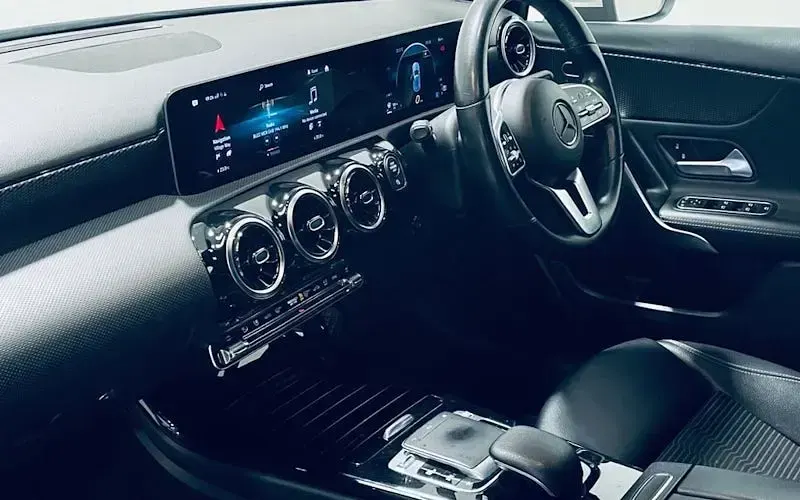 Used Mercedes A180 Executive 116 HP (85 kW) 2019 Silver Hatchback