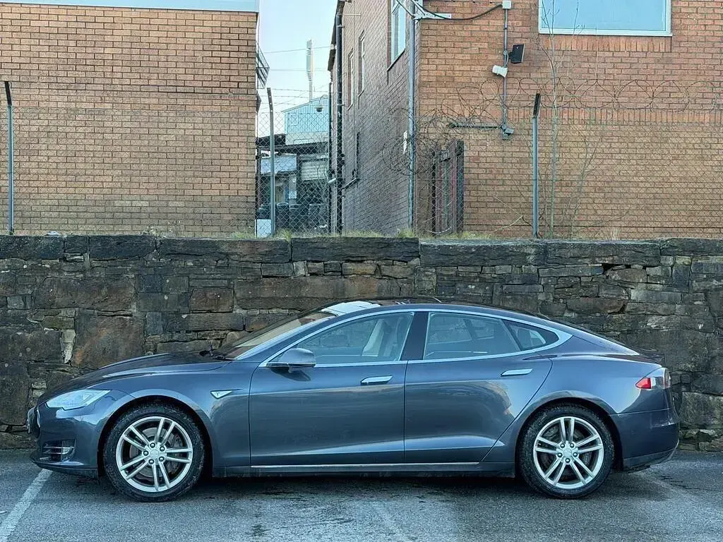 Used Tesla Model S 278 kW (379 HP) 2015 Grey Hatchback