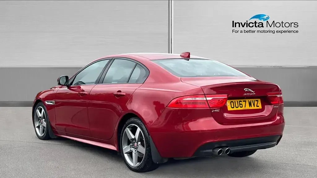 Used Jaguar XE R-Sport 180 HP (132 kW) 2017 Firenze red metallic Sedan