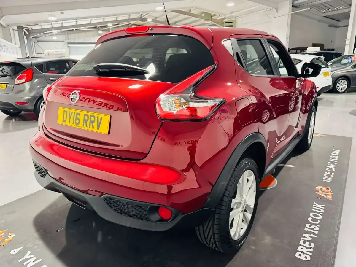 Used Nissan Juke Acenta 115 HP (84 kW) 2016 Red SUV
