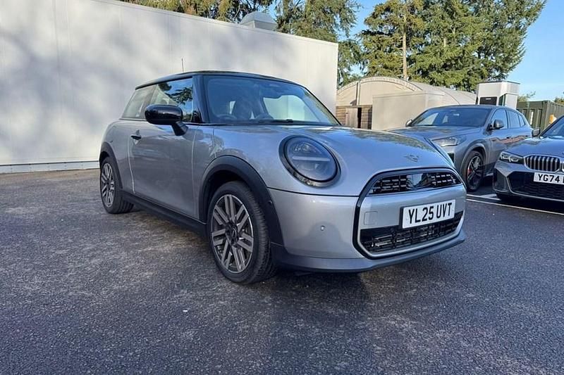 New Mini Cooper Classic 2025 Hatchback