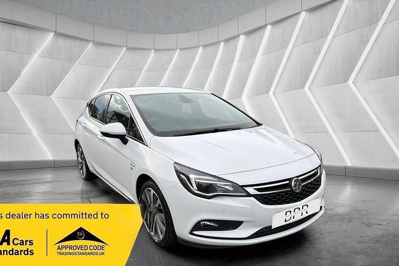 Used Vauxhall Astra Elite 2018 White Hatchback