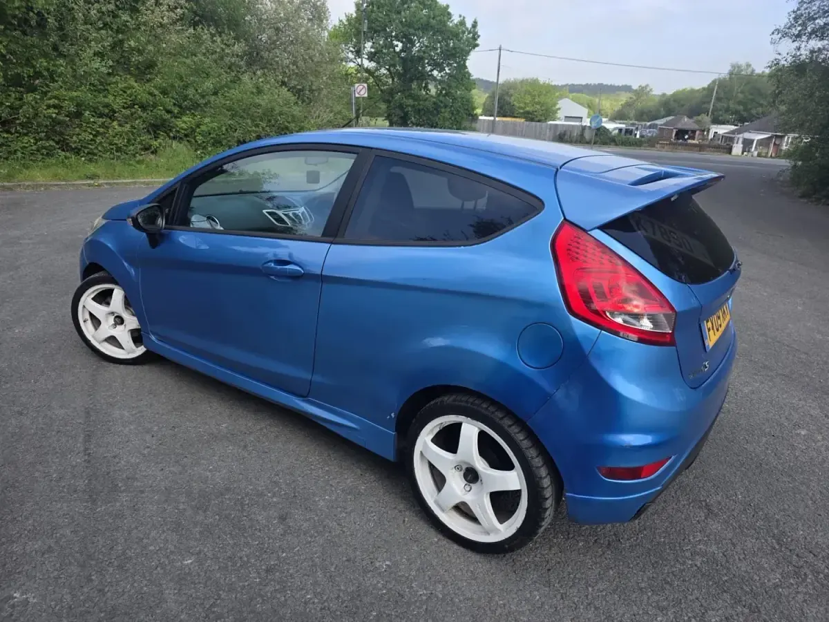 Używany Ford Fiesta Zetec 2009 Niebieski Hatchback