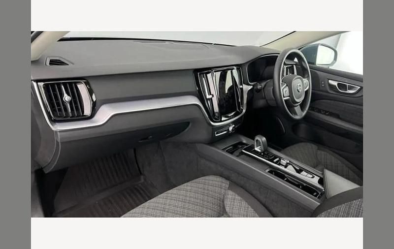 Used Volvo V60 Core 161 HP (118 kW) 2023 Grey Estate