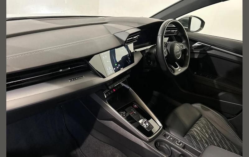 Used Audi S3 Sportback Comfort 306 HP (225 kW) 2023 White Hatchback