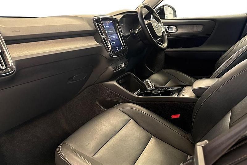 Usado Volvo XC40 Inscription 190 HP (139 kW) 2019 Preto SUV