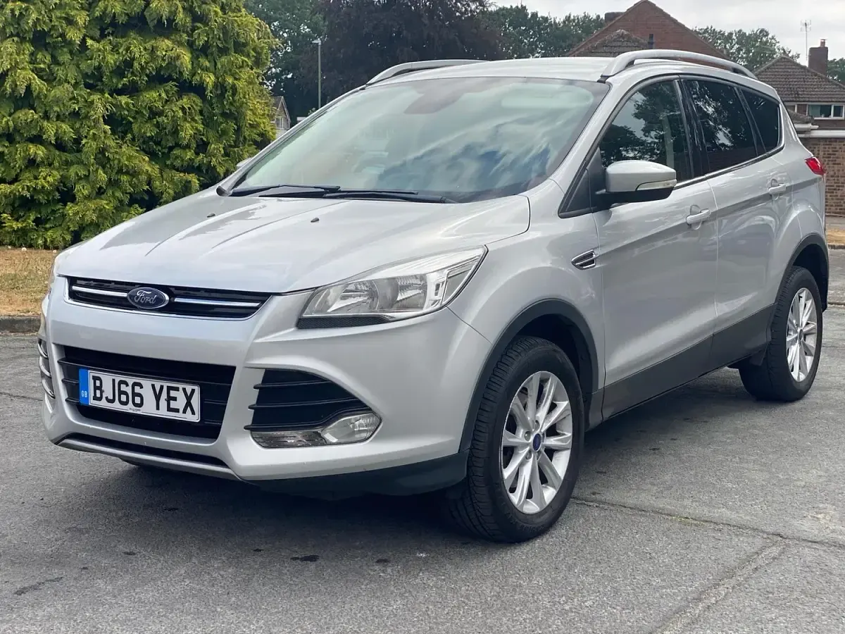 Used Ford Kuga Titanium 180 HP (132 kW) 2016 Silver SUV