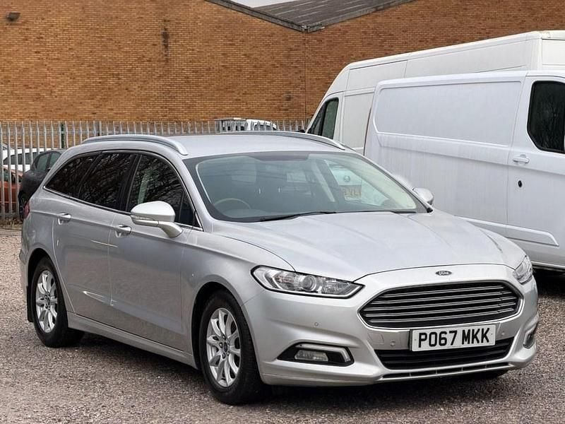 Used Ford Mondeo Zetec 120 HP (88 kW) 2017 Silver Estate