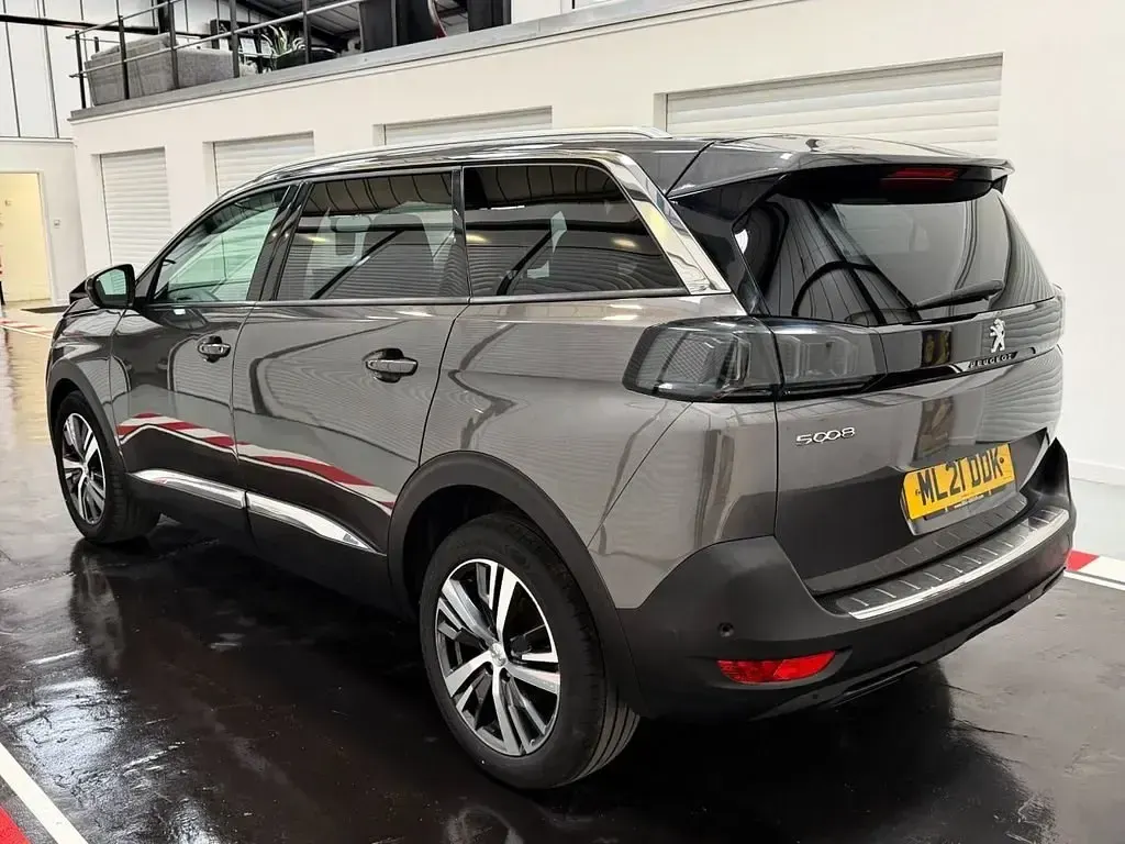 Second-hand Peugeot 5008 Allure Premium 130 CP (95 kW) 2021 Gri SUV
