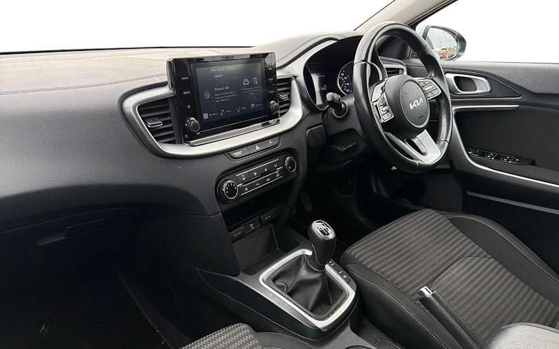 Used Kia Ceed 120 HP (88 kW) 2021 Silver Hatchback