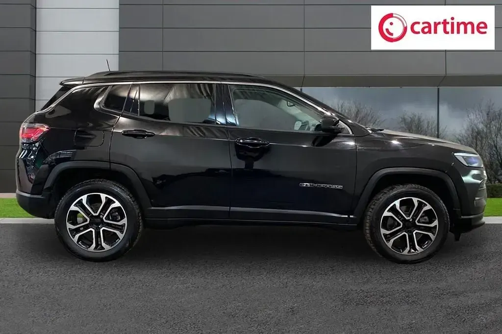 Begagnad Jeep Compass Limited 2023 Svart SUV