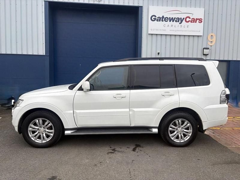 Used Mitsubishi Shogun 197 HP (144 kW) 2015 White SUV