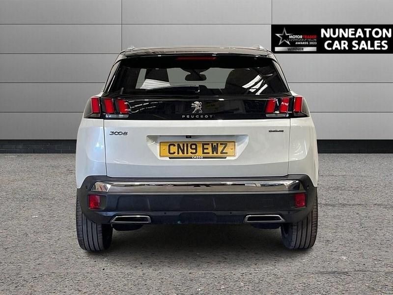 Used Peugeot 3008 Premium 130 HP (95 kW) 2019 White SUV