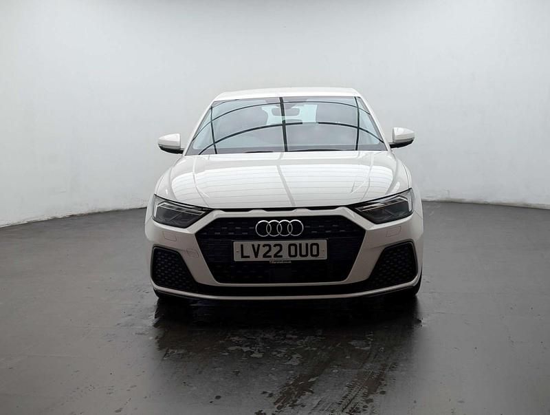 Used Audi A1 Sportback Design 95 HP (69 kW) 2022 White Hatchback