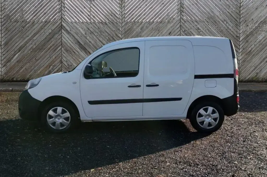 Used Renault Kangoo Business 44 kW (60 HP) 2016 White MPV