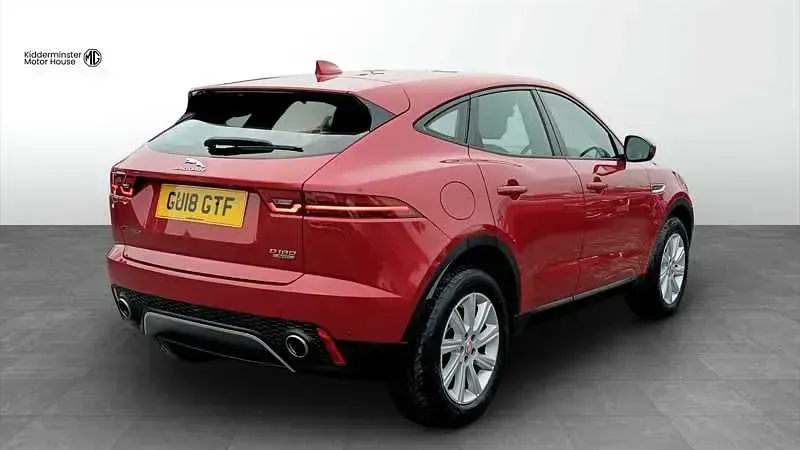 Używany Jaguar E-Pace S 180 KM (132 kW) 2018 Czerwony SUV