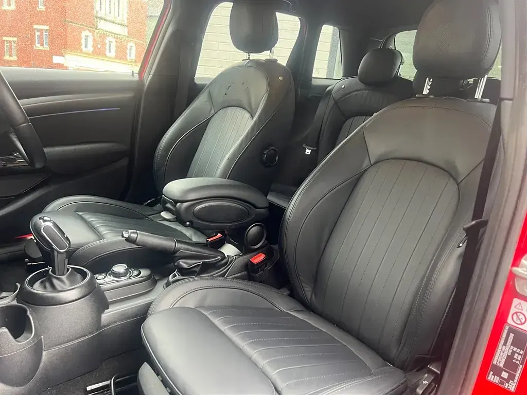 Used Mini Cooper Exclusive 2021 Solar red / black roof Hatchback