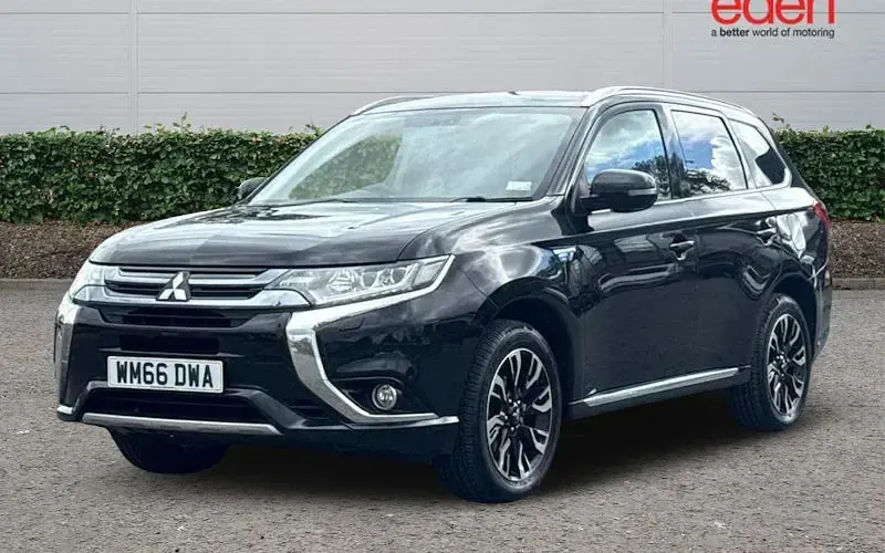 Used Mitsubishi Outlander P-HEV 203 HP (149 kW) 2016 Black Estate