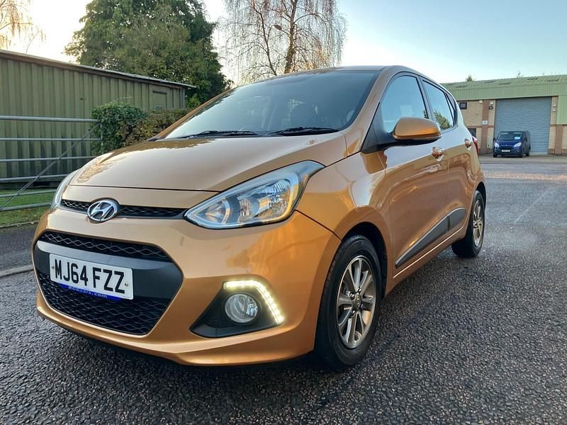 Used Hyundai i10 Premium 87 HP (63 kW) 2014 Orange Hatchback