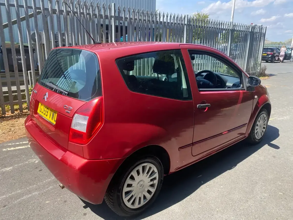 Used Citroën C2 VTR Sport 60 HP (44 kW) 2009 Red Hatchback